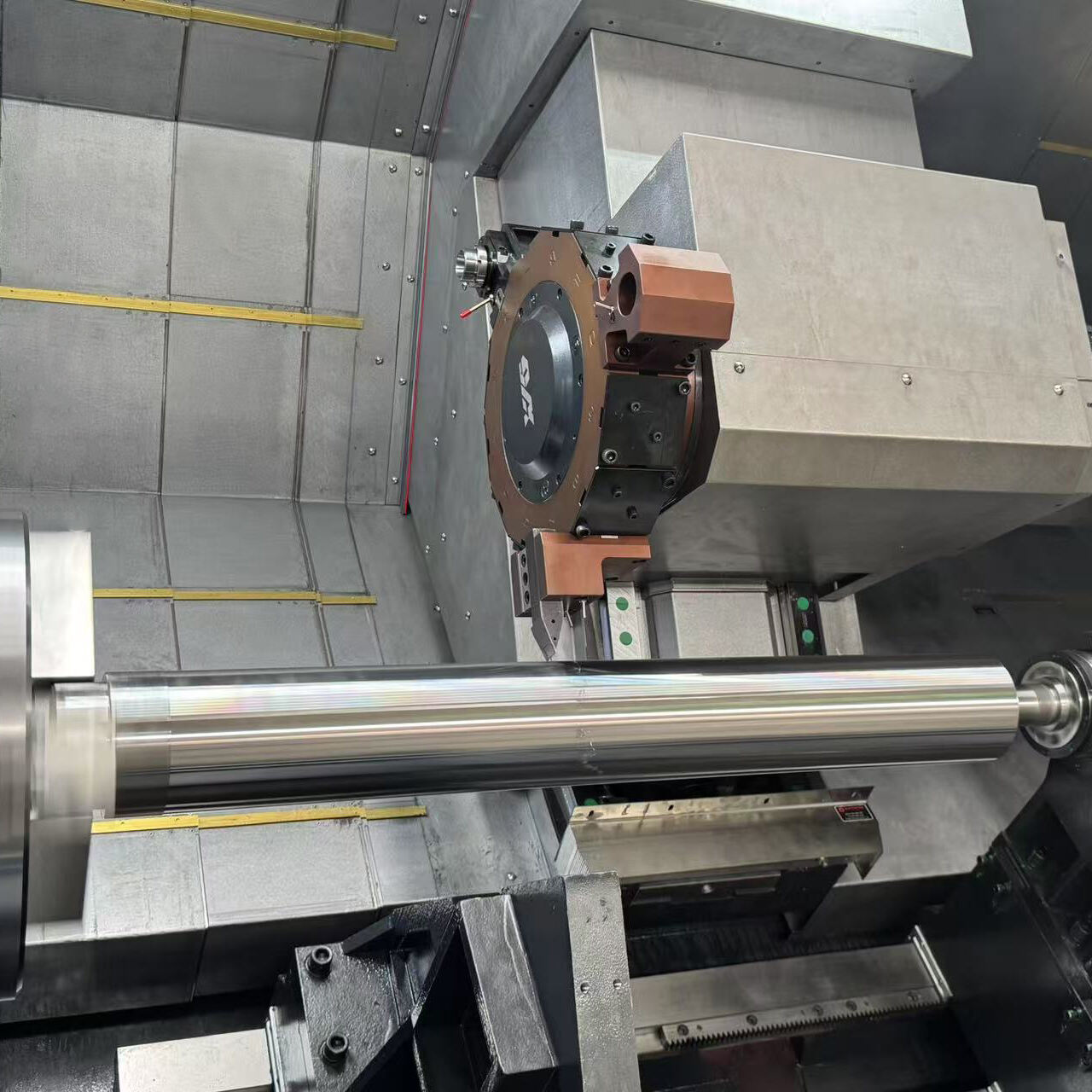 Y tengely esztergán - Magas hatékonyságú, minőségi kompozit megmunkáló szerszám