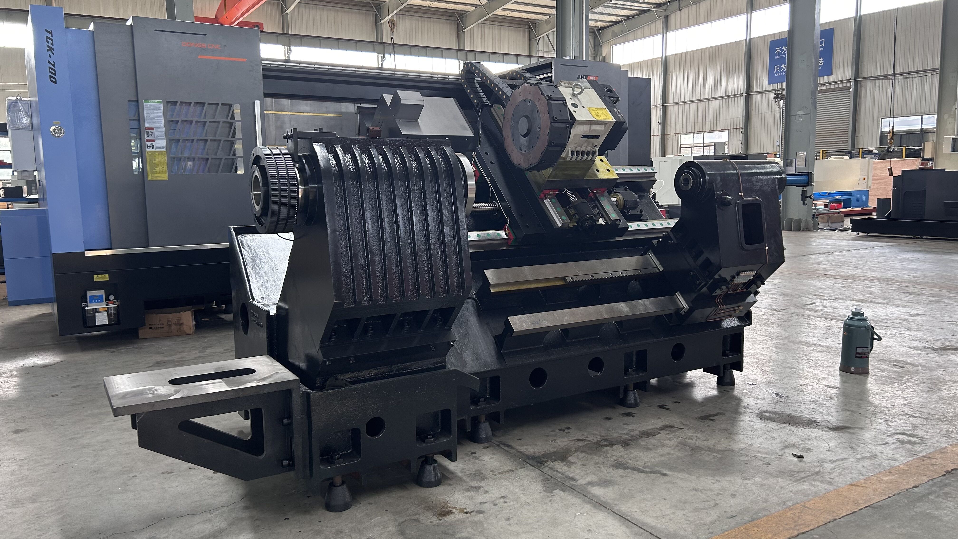 Can a CNC Turning and Milling Center Handle Complex Shapes?