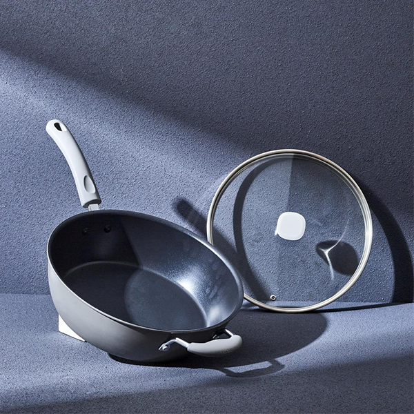 Modern Minimalist Nonstick Frying Pan with Glass Lid