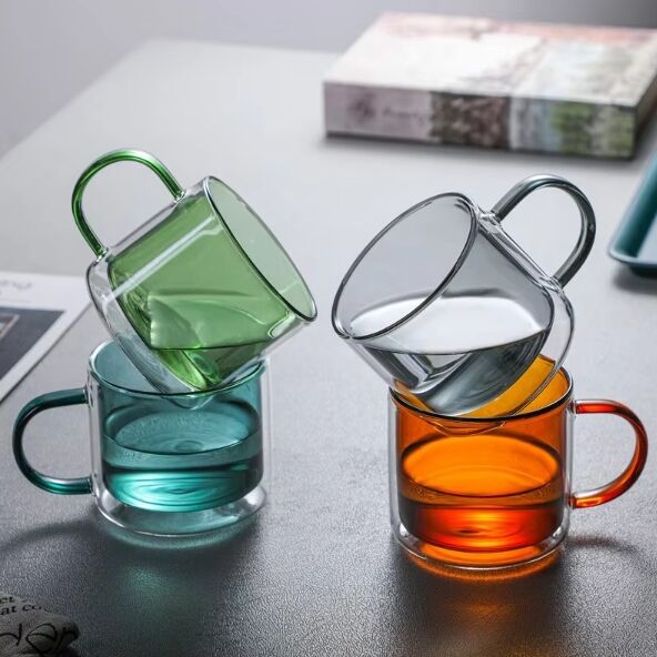 Como uma caneca de café dupla camada consegue 