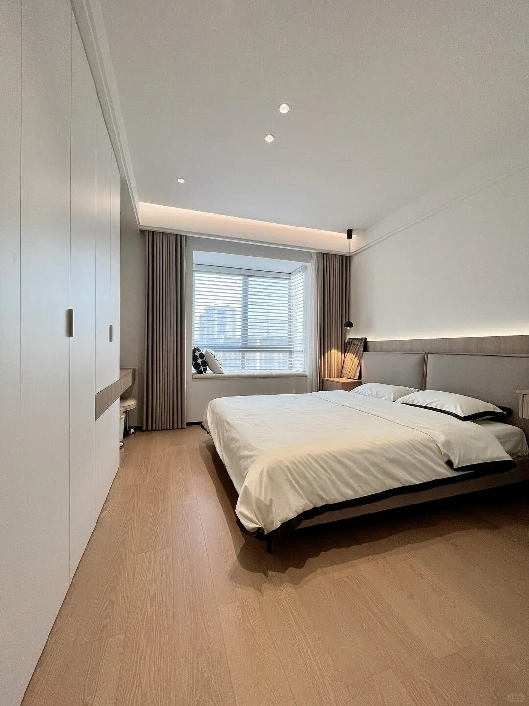 What are the latest trends in wardrobe design for bedrooms?