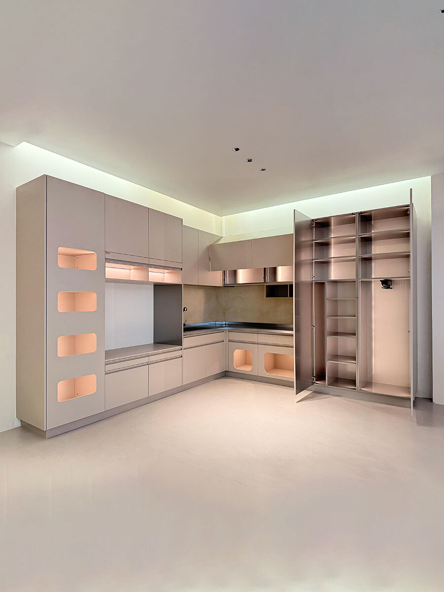 Conjunto de Armarios de Cocina de Beige de Lujo con Iluminación Integrada