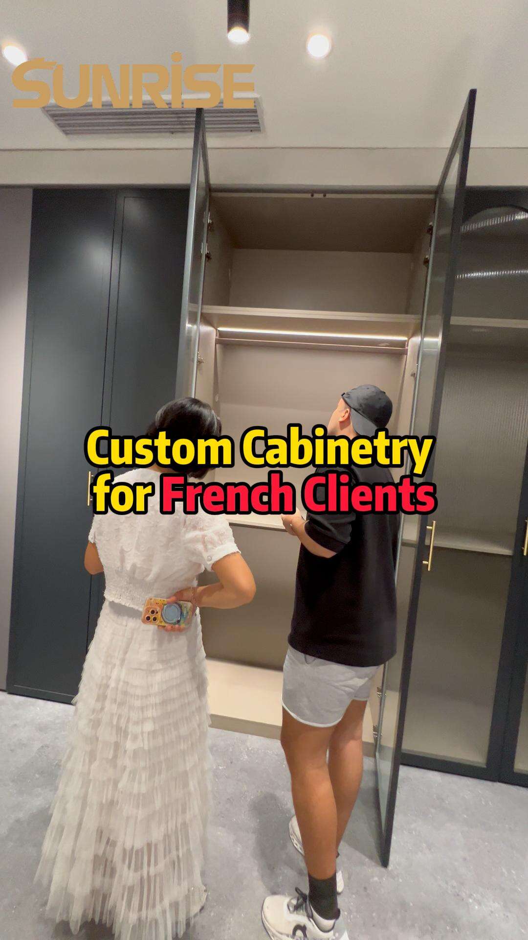 Посебна ормарија за француске клијенте