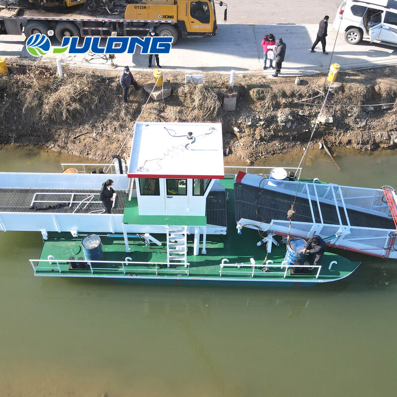 Floating trash skimmer boat