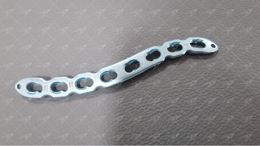 clavicle reconstruction locking platemiddle  distal-2