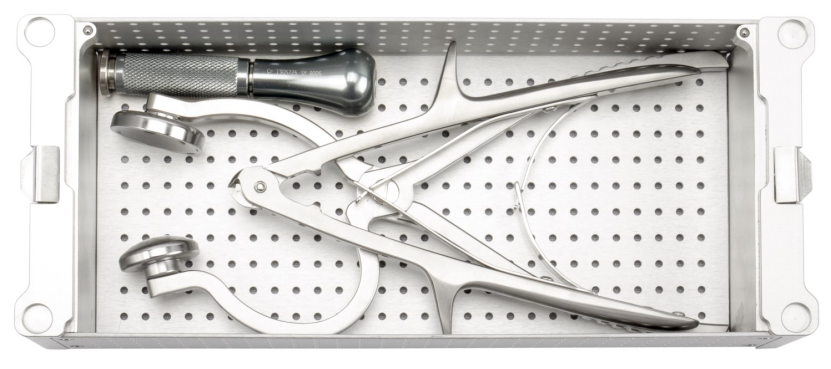 minimally invasive titanium mesh for cranial repair-11