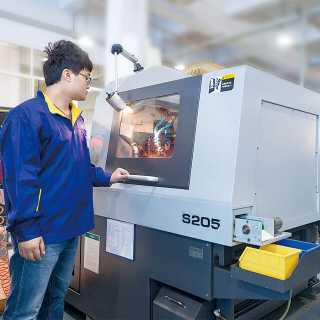 Take You Into The Medical Orthopedic Implant Supplier Processing Center- Manufacturing Process Of High-Precision Titanium Bone Plates And Screws