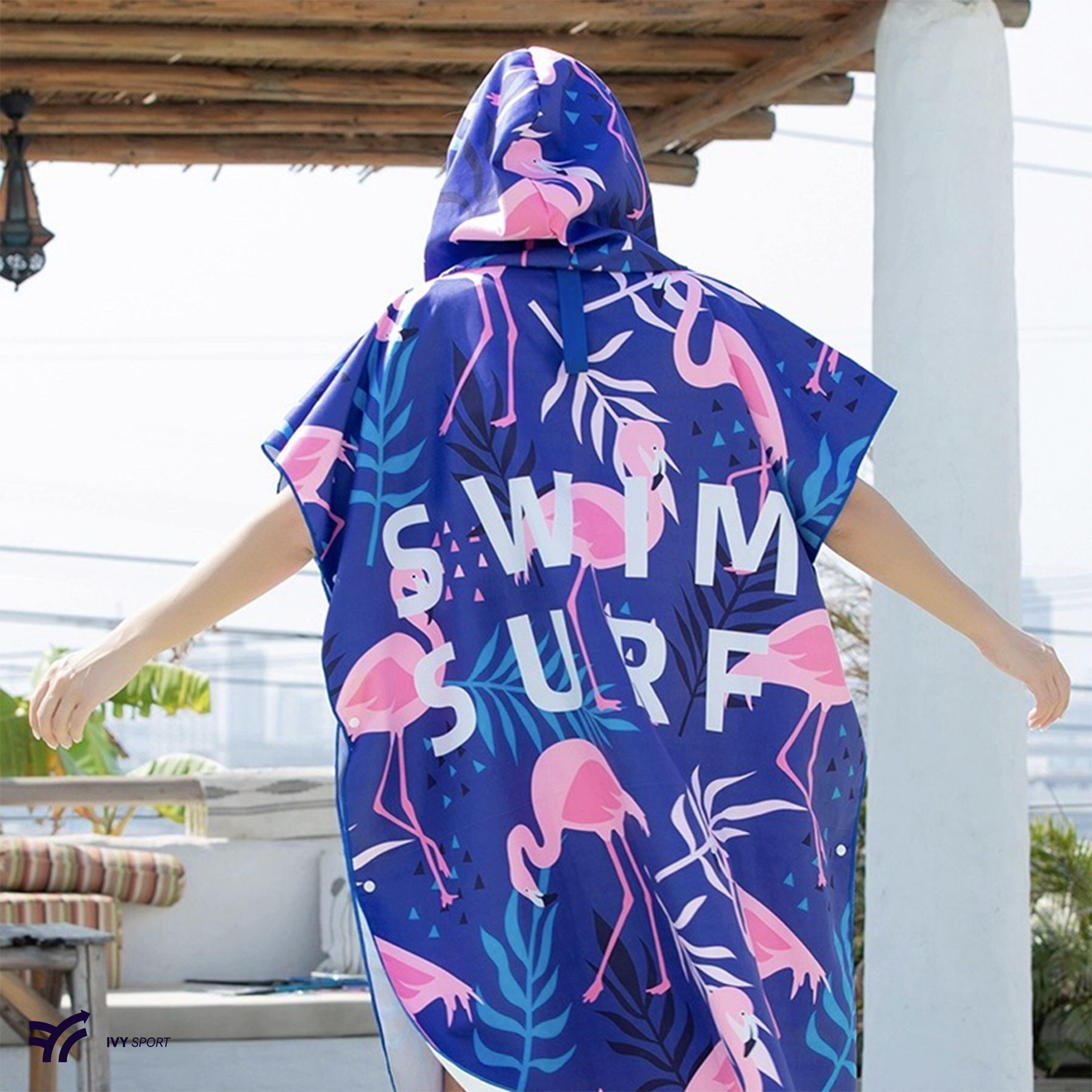 Pa nodweddion o'r poncho traeth yw'r mwyaf atractiol i gynhyrchwyr?