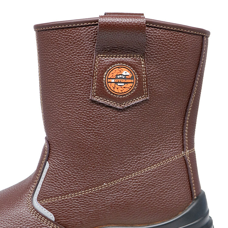 Неподравнена производителност и комфорт във водонепропускливи работни ботуши за мъже