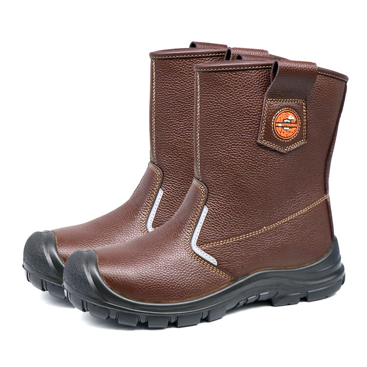 Нашият модел Slip On Safety Boots разполага с най-модерна водонепропусклива технология, която осигурява сухи стъпала в най-трудните