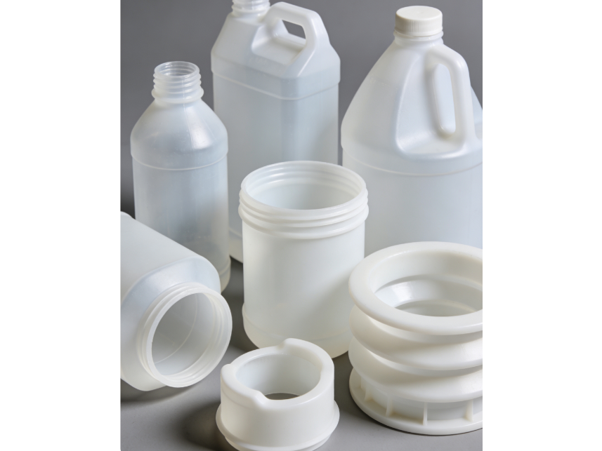 Personnalisation optimale : bouteilles en PET soufflées sur mesure