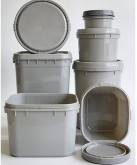 Les avantages inégalés des conteneurs en plastique coloré fabriqués par soufflage