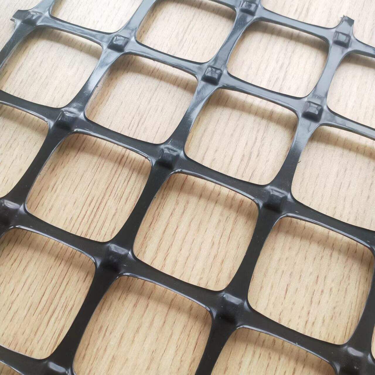 Where to buy plastic mesh for gravel driveways in bulk