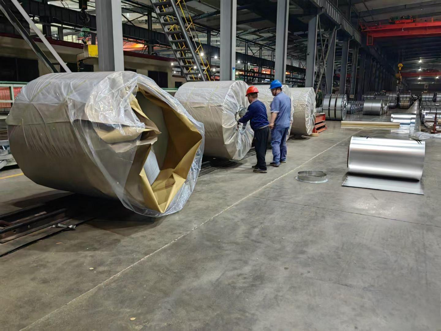 Чому оцинковані рулони широко використовуються в електрообладнанні?