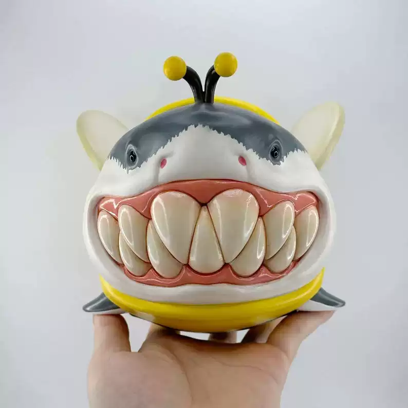 Ornement en résine de Requin Mignon