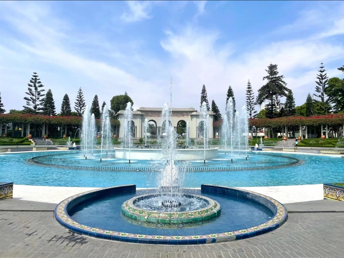 Outdoor Water Fountain Placement: Secrets to Boost Curb Appeal
