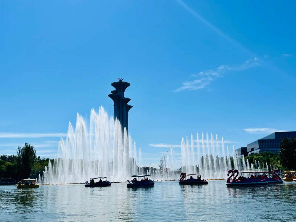 The Malaysian Musical Fountain was successfully completed recently, marking an important step in the construction of urban landscape facilities in the country.