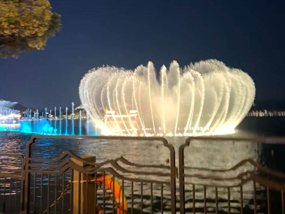 Empowering Global Fountain Landscapes with Technology, UK Project Highlights Innovation and Art Integration