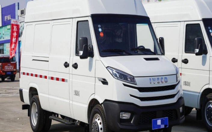 Diesel van with Iveco high-performance engine—Turbo Daily V37