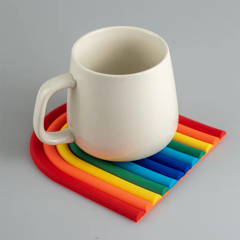 Nordic Style Eco-Friendly Custom Rubber Silicone PVC Table Mats Non-Slip Cup Mat Plate with Cute Rainbow Coaster for Drinks manufacture
