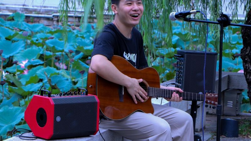 X6-红色亮点6.jpg