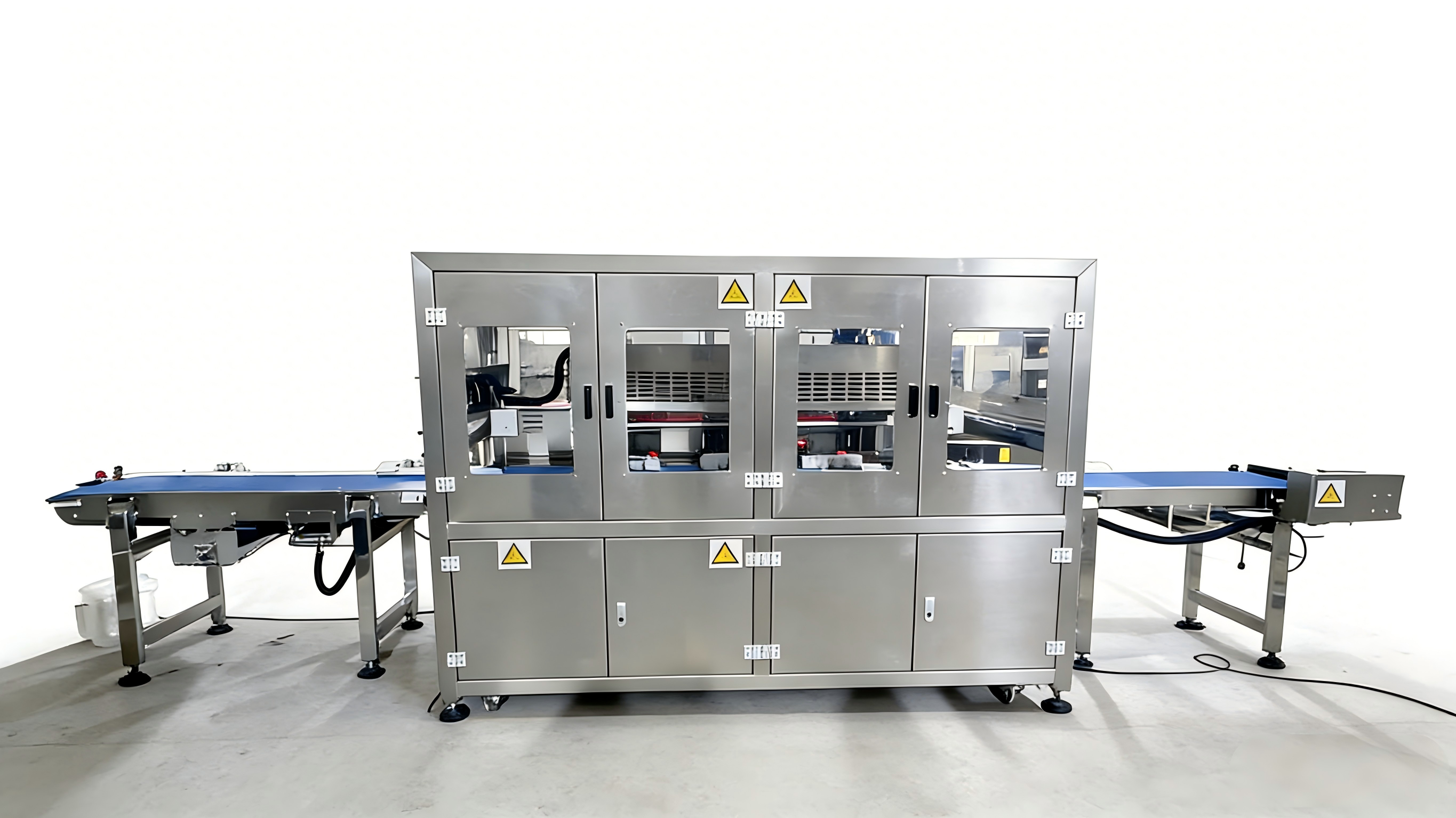 Comment réaliser une découpe précise de gâteaux ronds surgelés sur une ligne de production automatisée ?