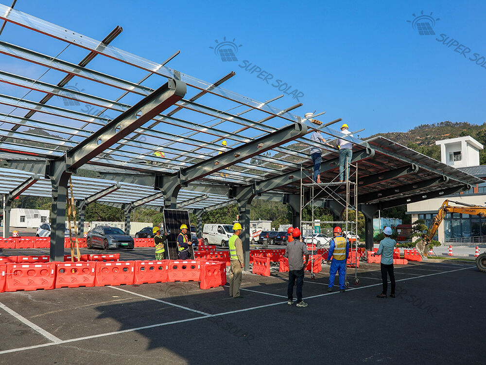 China 924KW BIPV solar carport in highway service station