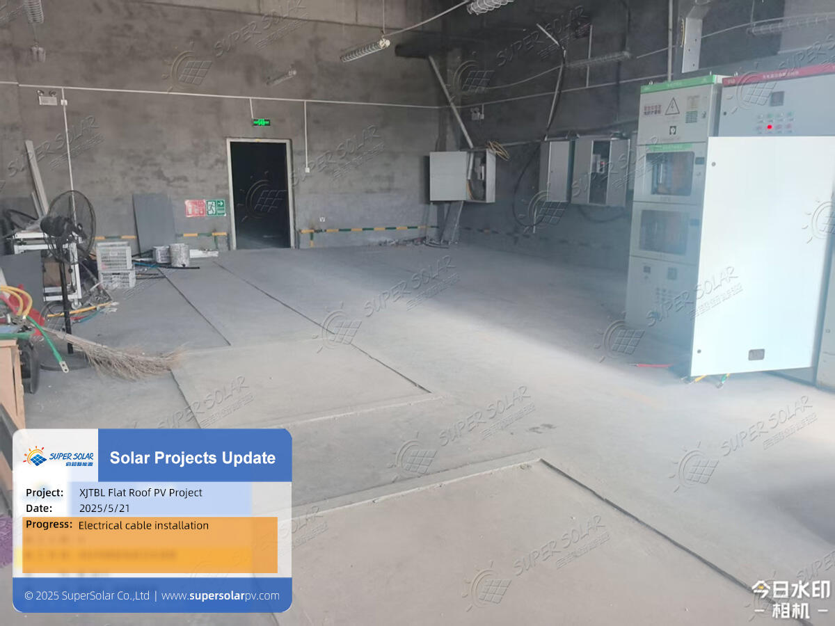 Panel solar atap datar