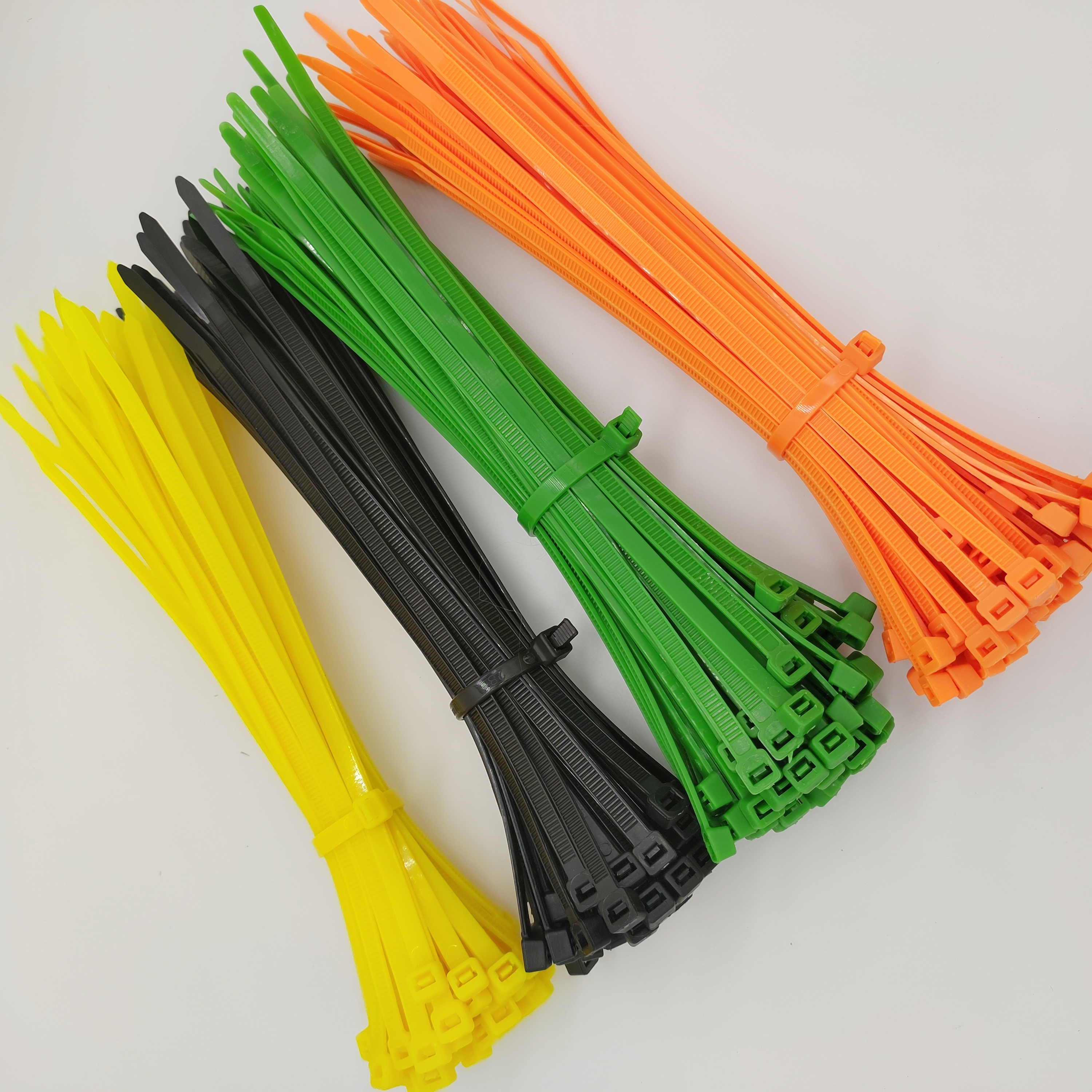 Mga Cable Tie na Gawa sa Nylon na May Kulay: Ayusin nang Madali