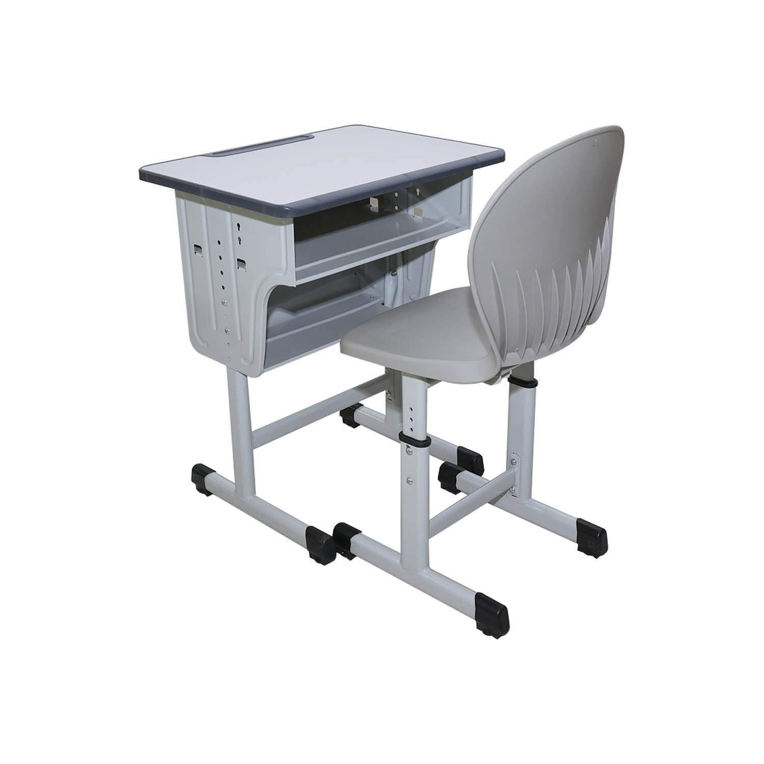 Neporovnatelná kvalita a odolnost našich ocelových školních lavic a židlí