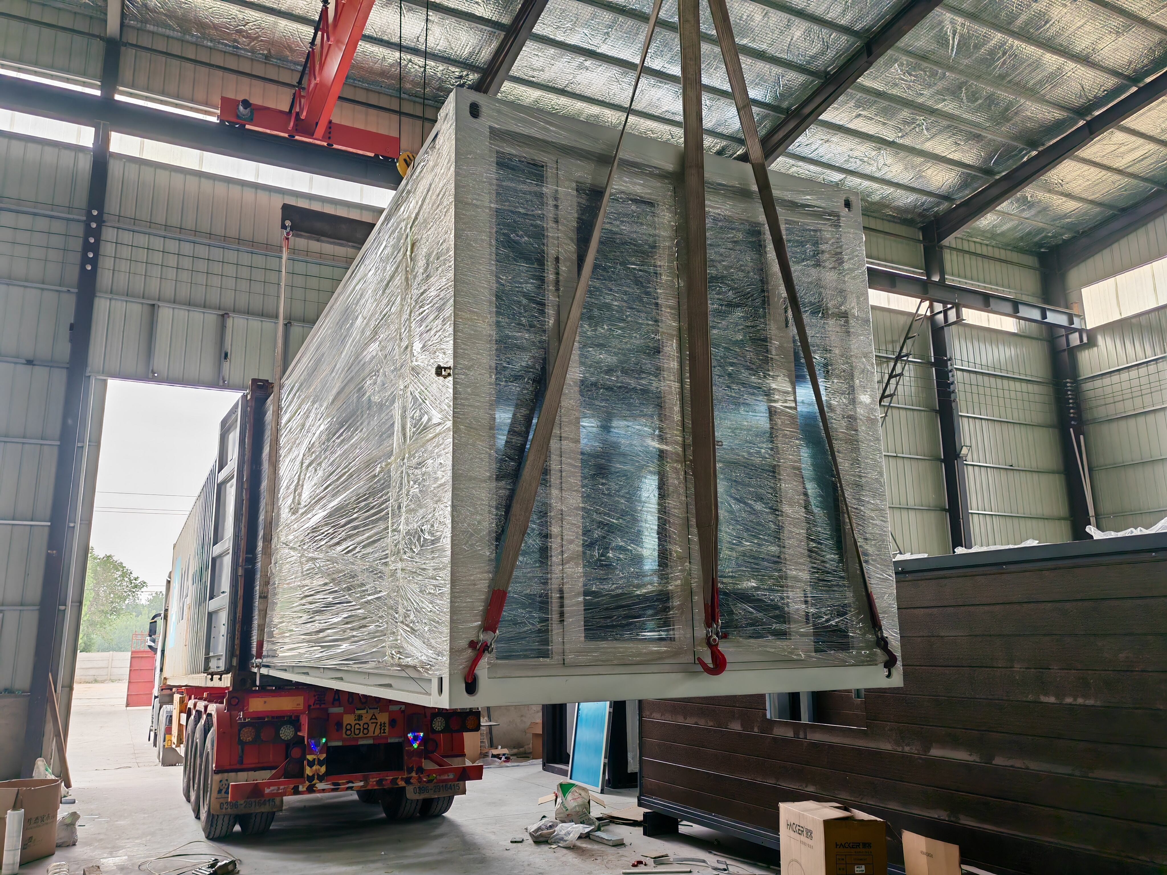 What Are the Benefits of Foldable Container Houses?