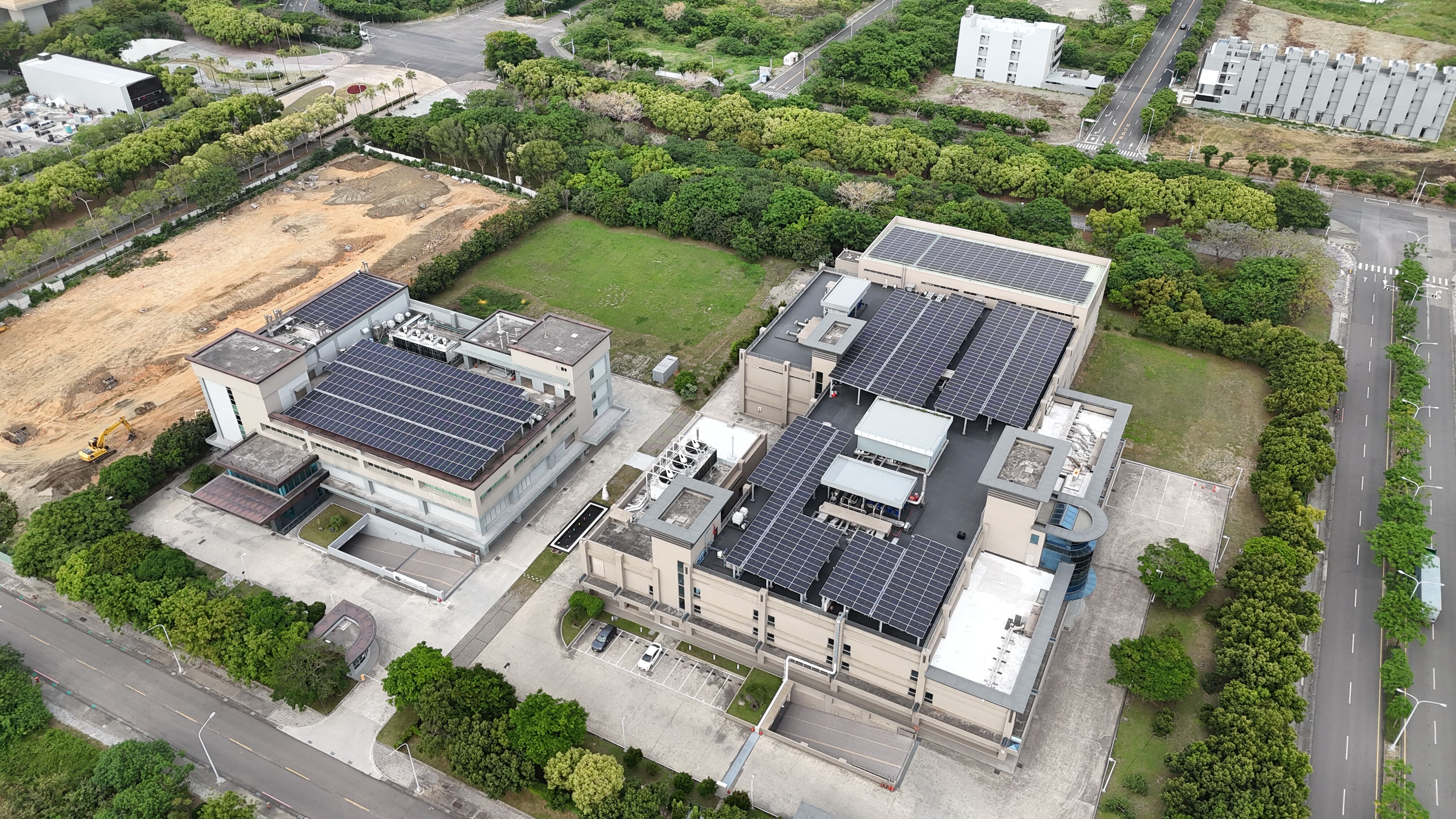 مصنع أدوية - مشروع كهرباء شمسية بقدرة 704.12 كيلوواط في تايوان، الصين