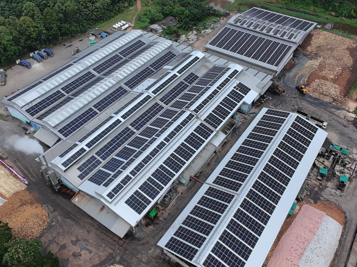 Advanced Photovoltaic Technology and Efficiency Optimization