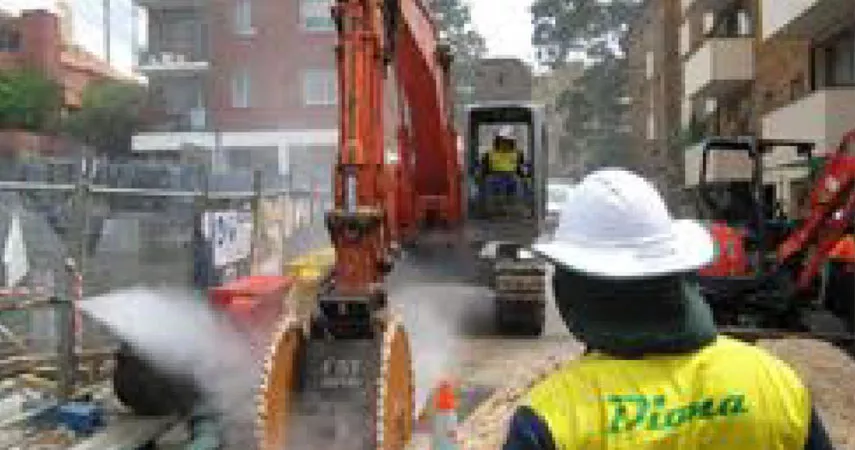 Serra de Rocha para Construção de Valas Consegue Dobro do Resultado com Metade do Esforço