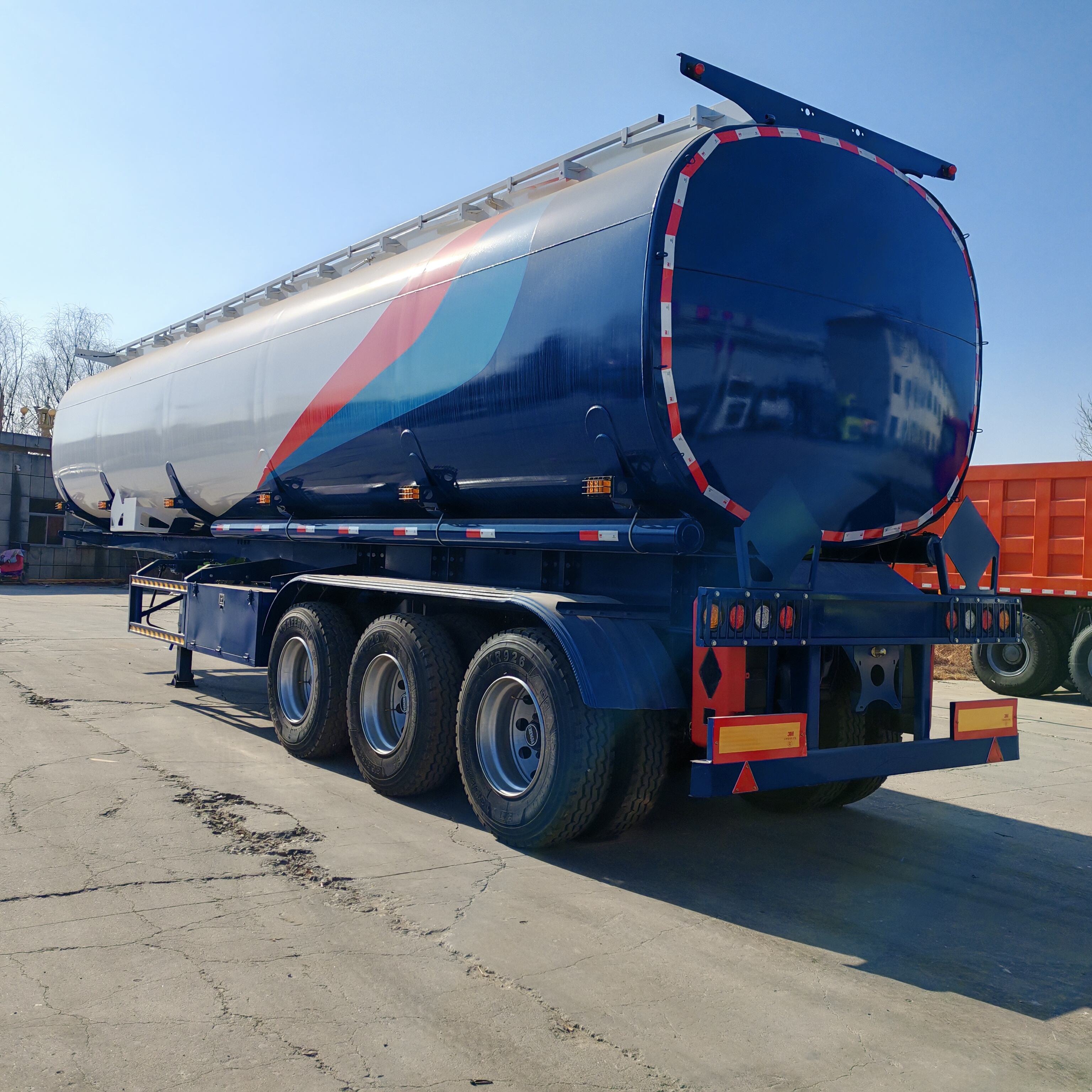 45 Cubic Meter 5-Compartment Fuel Tanker Trailer