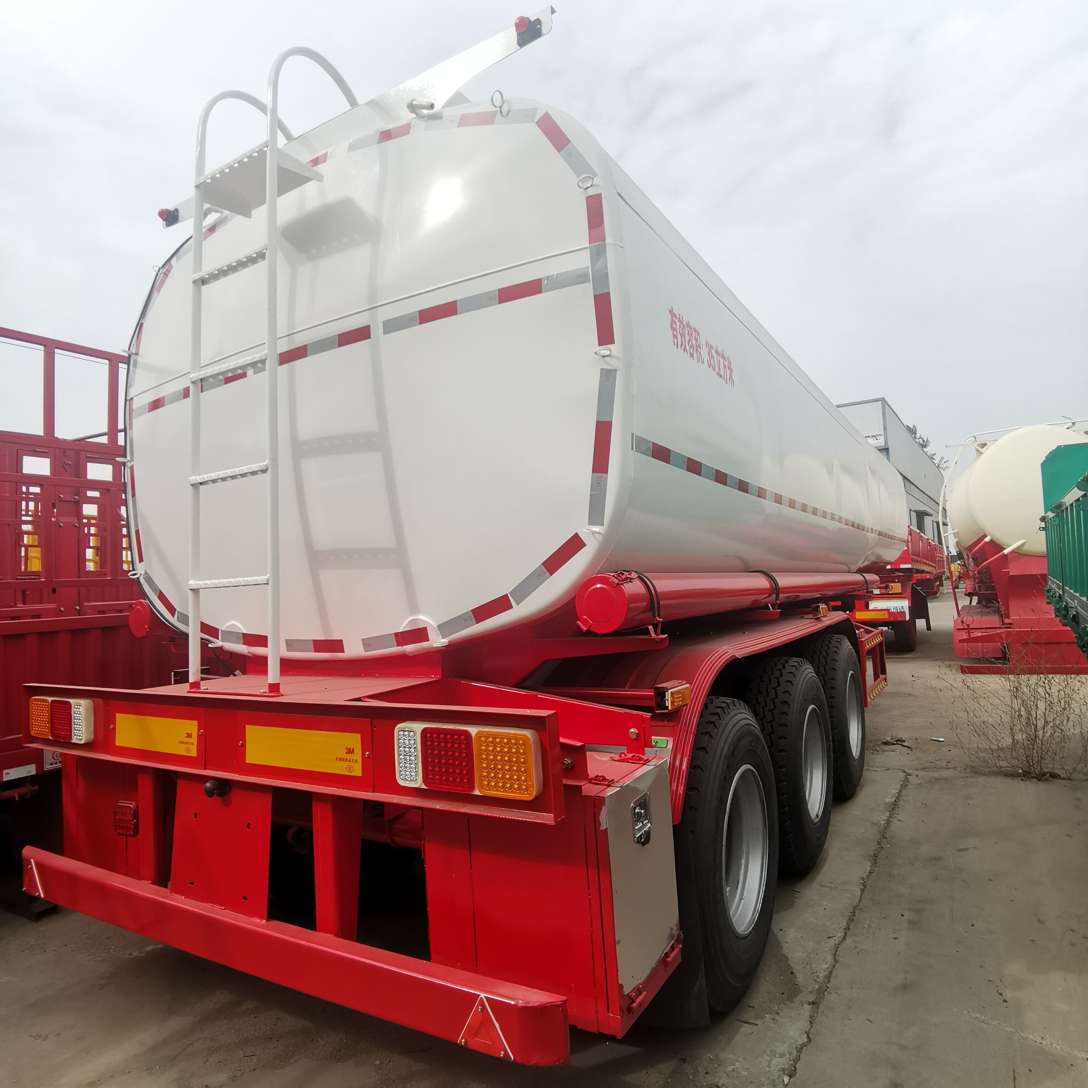 Carbon Steel Fuel Tanker Trailer