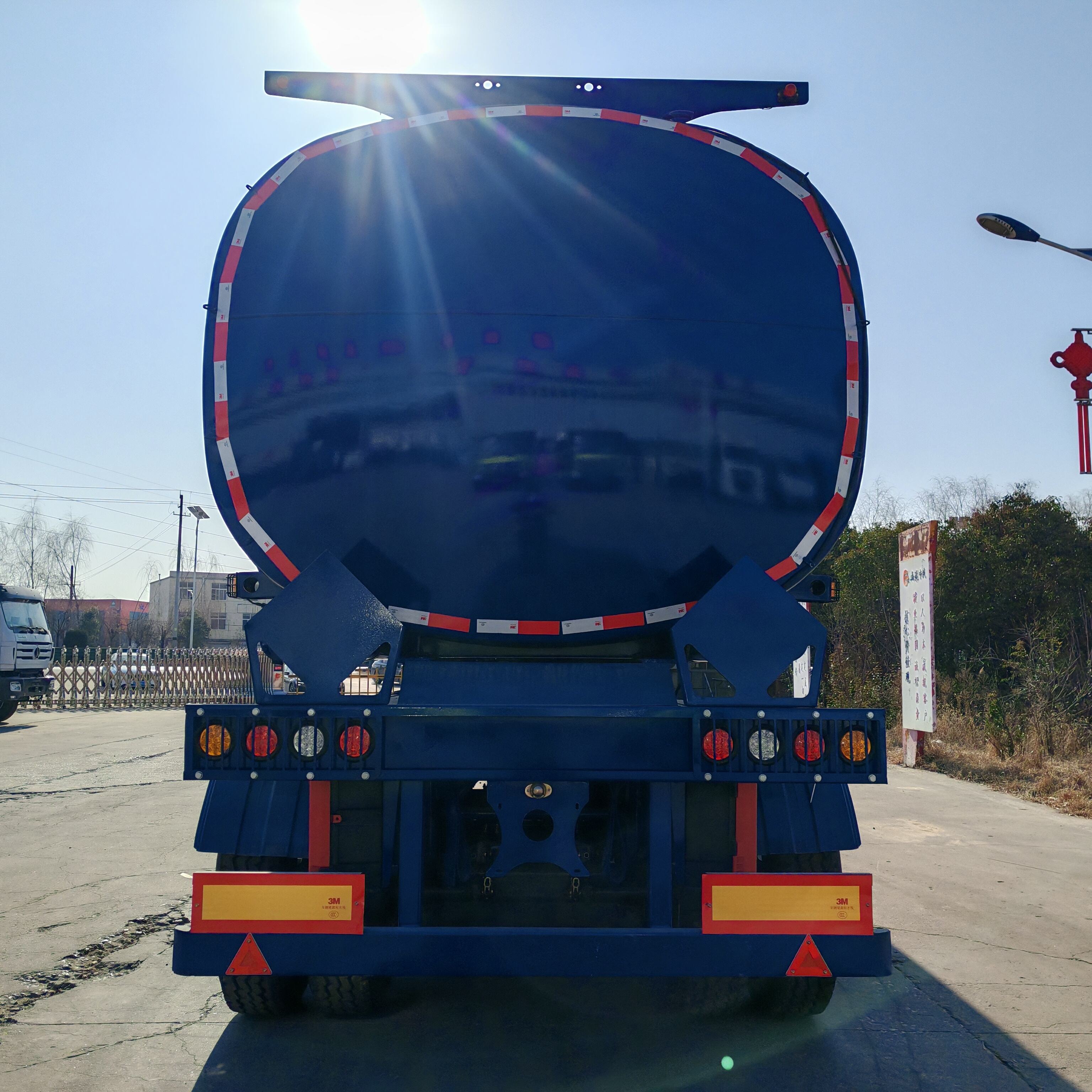 45 Cubic Meter 5-Compartment Fuel Tanker Trailer