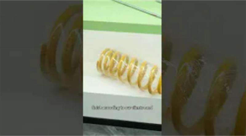 Compression springs with different surface treatments 