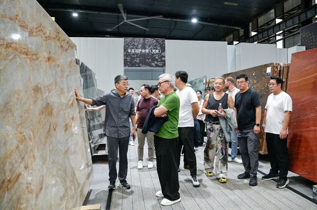 Friends from Afar Visit  Renowned Chinese Designers and Entrepreneurs Visit Yingliang Group for Exchange and Discussion (13).webp