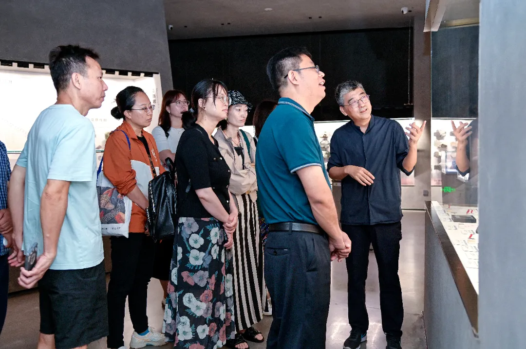 Wang Shilin, Secretary of the Party Committee and Executive Deputy Director of the National Museum of Nature, Visits Yingliang Group for Guidance (2).webp