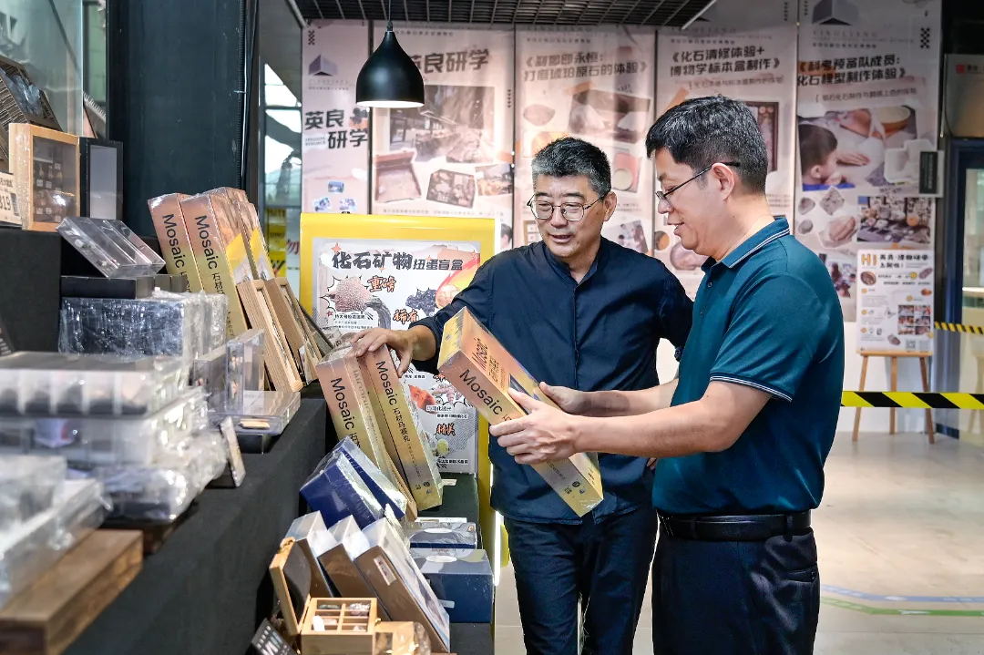 Wang Shilin, Secretary of the Party Committee and Executive Deputy Director of the National Museum of Nature, Visits Yingliang Group for Guidance (9).webp