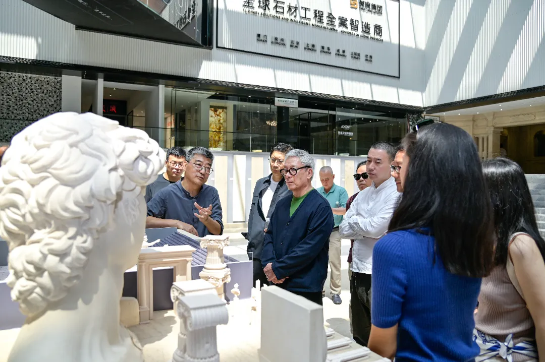 Friends from Afar Visit  Renowned Chinese Designers and Entrepreneurs Visit Yingliang Group for Exchange and Discussion (11).webp