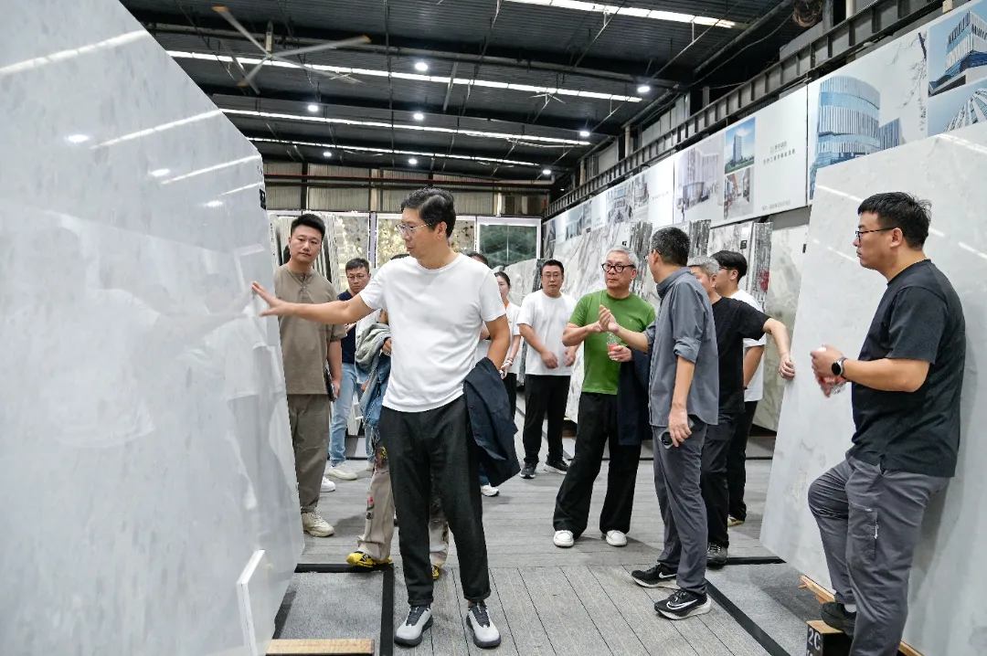 Friends from Afar Visit  Renowned Chinese Designers and Entrepreneurs Visit Yingliang Group for Exchange and Discussion (18).webp