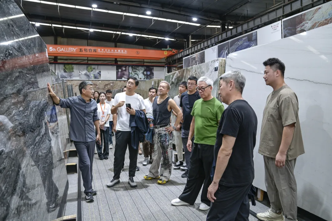 Friends from Afar Visit  Renowned Chinese Designers and Entrepreneurs Visit Yingliang Group for Exchange and Discussion (17).webp
