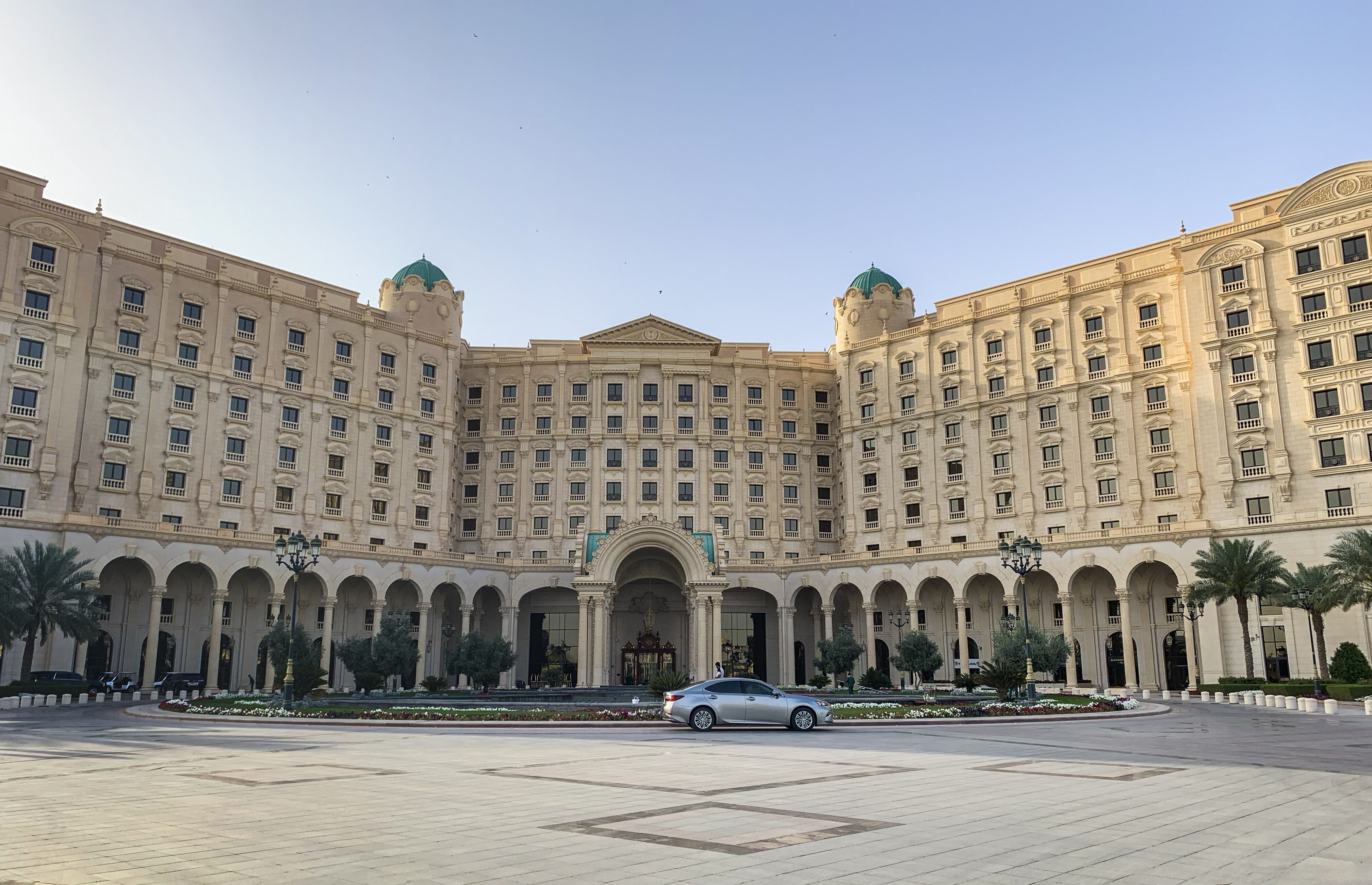 ritz carlton hotel riyadh saudi arabia-1