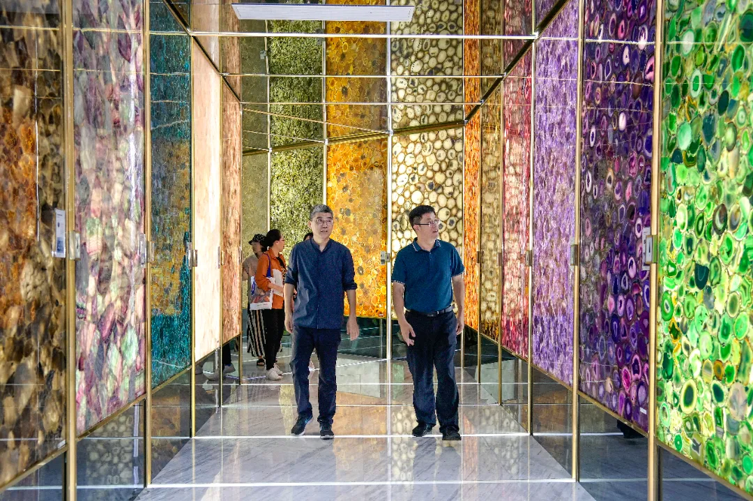 Wang Shilin, Secretary of the Party Committee and Executive Deputy Director of the National Museum of Nature, Visits Yingliang Group for Guidance (12).webp