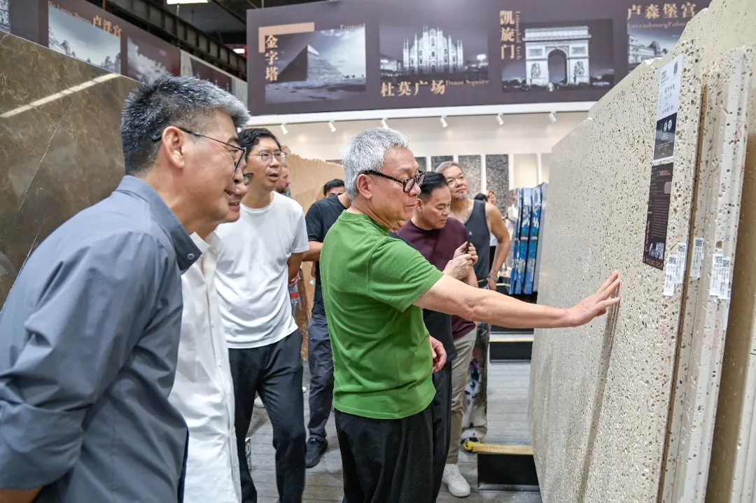 Friends from Afar Visit  Renowned Chinese Designers and Entrepreneurs Visit Yingliang Group for Exchange and Discussion (20).webp