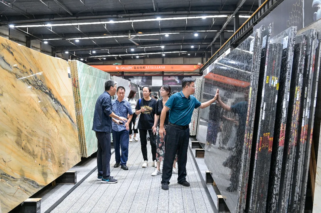 Wang Shilin, Secretary of the Party Committee and Executive Deputy Director of the National Museum of Nature, Visits Yingliang Group for Guidance (14).webp