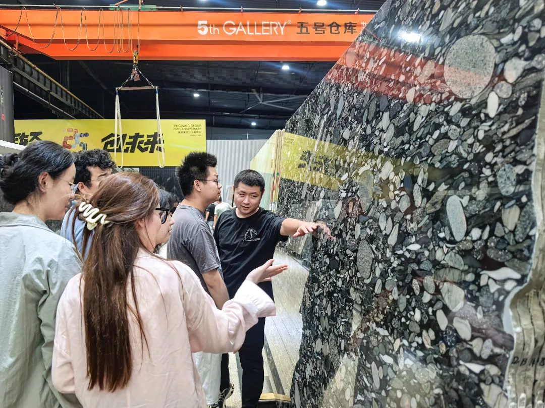 Fossil Specimen Donation Ceremony Held at Yingliang Museum by China University of Geosciences (Wuhan) (6).webp