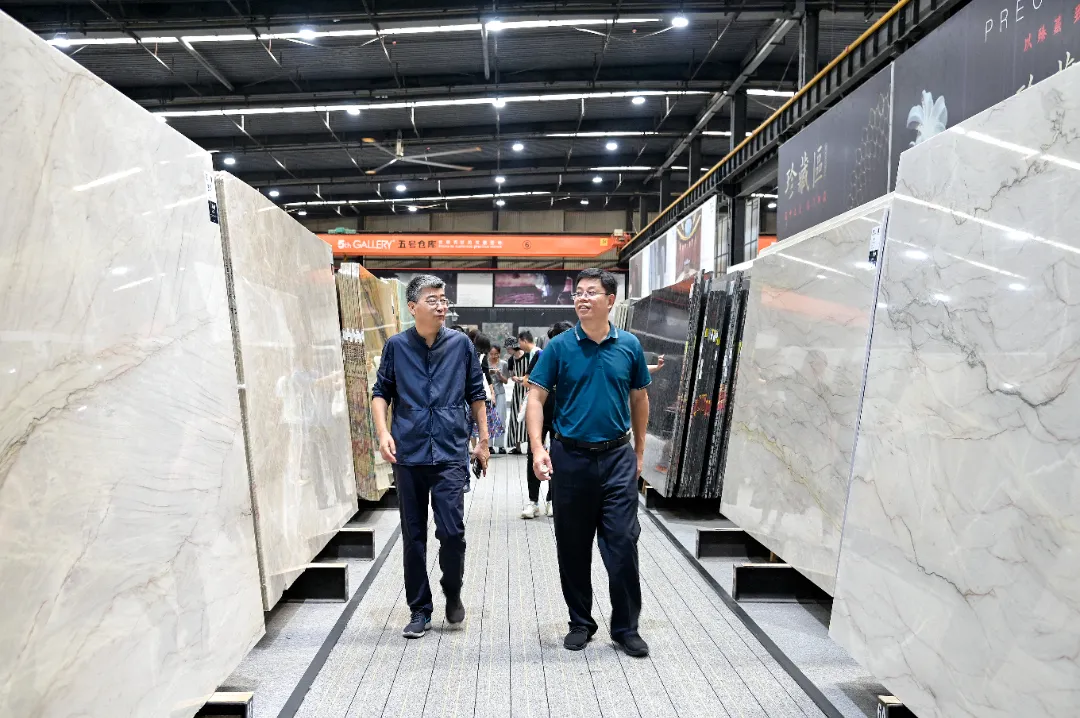 Wang Shilin, Secretary of the Party Committee and Executive Deputy Director of the National Museum of Nature, Visits Yingliang Group for Guidance (13).webp